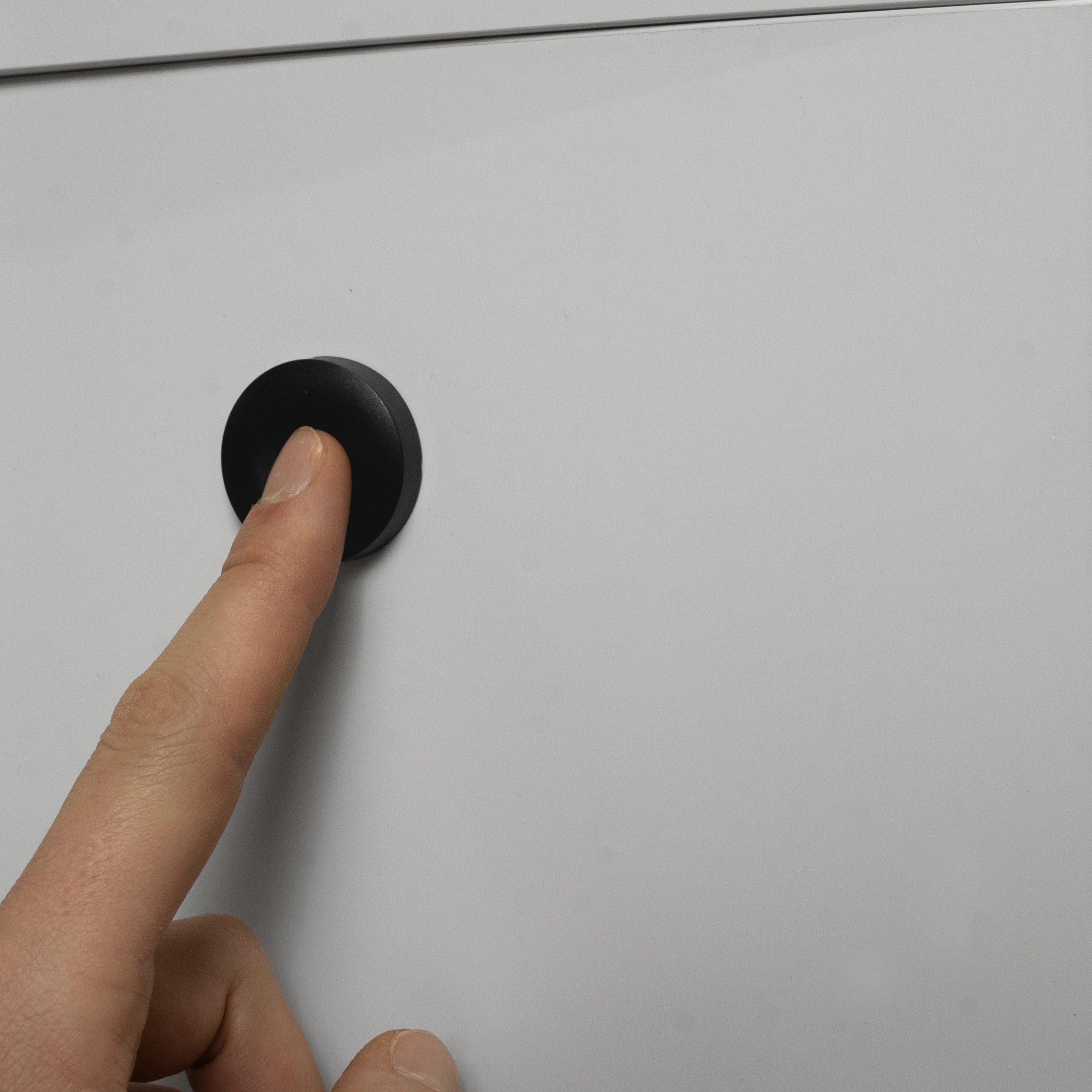 Stor LED messedisk med avlåst rom